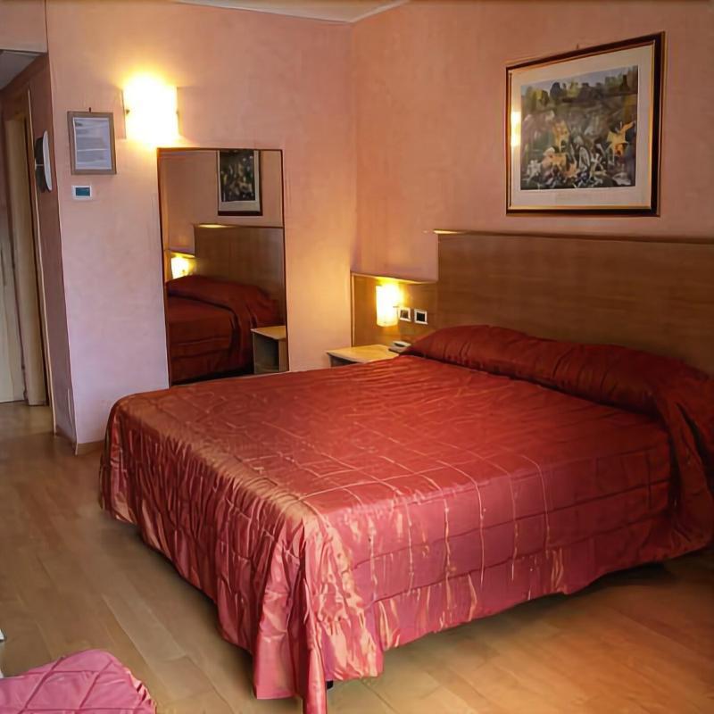 Hotel Gabry Riva del Garda Exterior foto